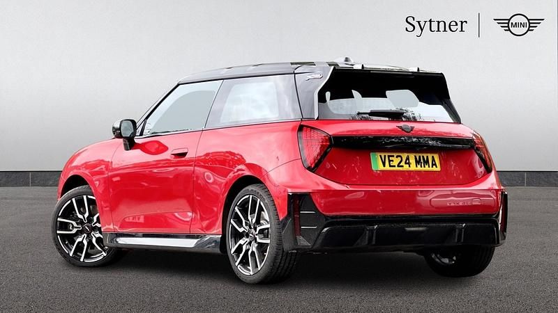 Used Mini Cooper Hatch 133 kW (181 HP) 2024 Red Hatchback