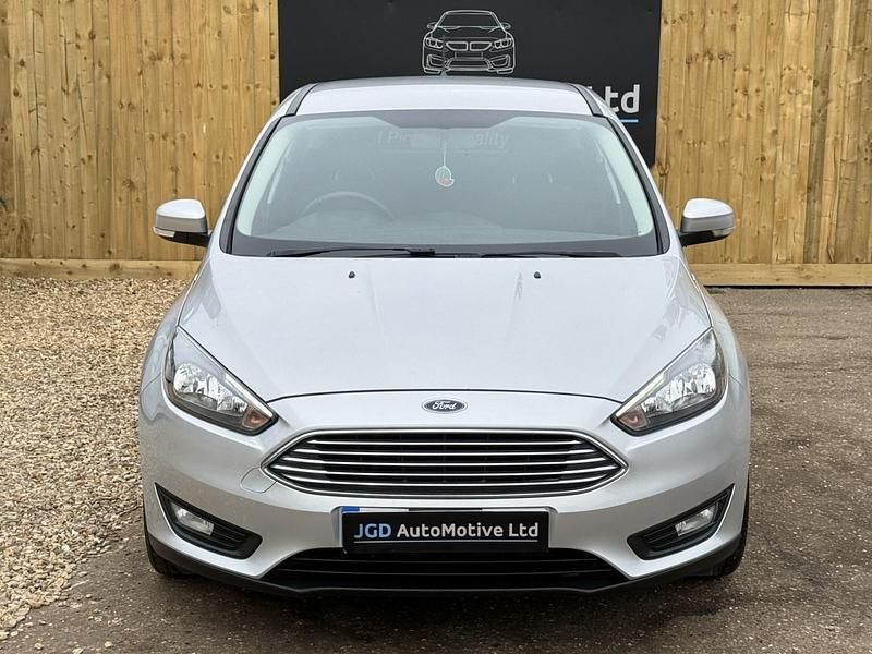 Used Ford Focus Zetec 100 HP (73 kW) 2017 Silver Hatchback