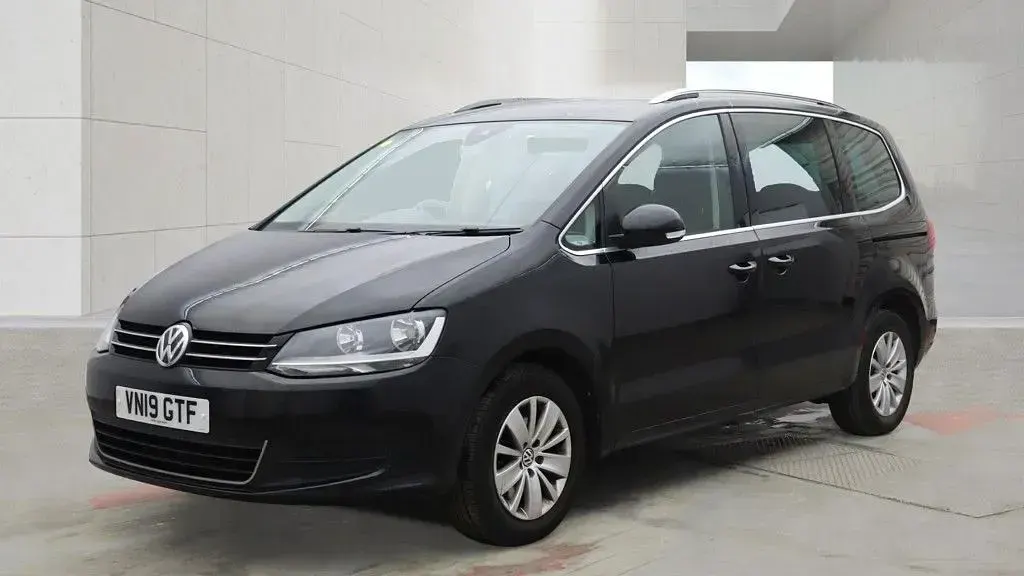 Usado VW Sharan SE 150 HP (110 kW) 2019 Preto Monovolume