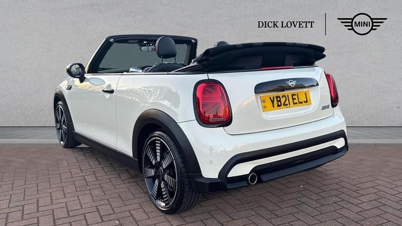 Used Mini Cooper Exclusive 136 HP (100 kW) 2021 White Hatchback