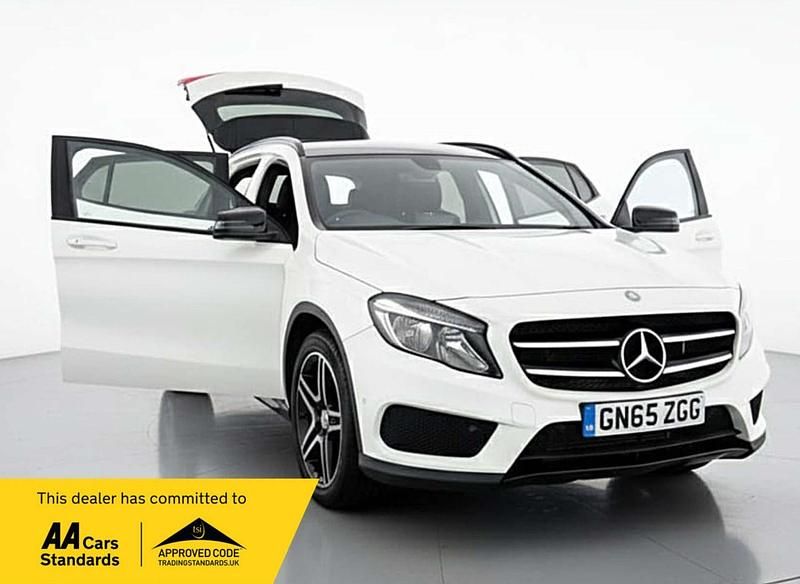 White Used 2015 Mercedes 200 AMG line Estate | £9,995 (Fair price) - Image 1/4