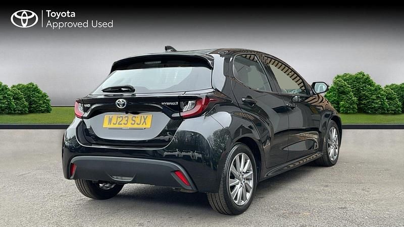Used Toyota Yaris Hybrid 116 HP (85 kW) 2023 Eclipse black Hatchback