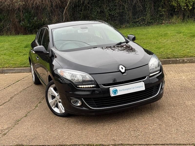Black Used 2012 Renault Mégane III Dynamique Hatchback | £2,495 (Good price) - Image 1/4