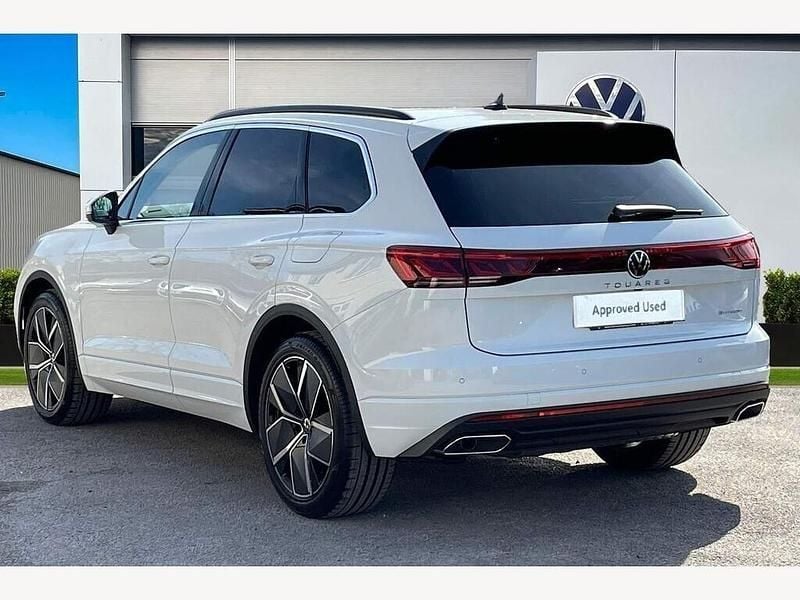 New VW Touareg Elegance 381 HP (280 kW) 2025 White SUV