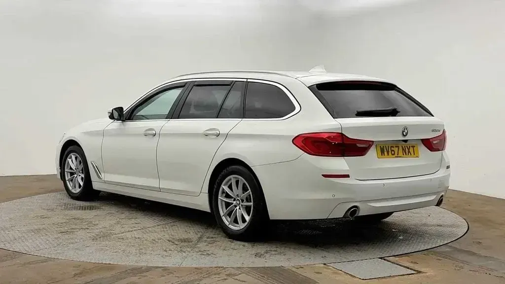 Used BMW 520 Comfort Edition 2017 White Estate