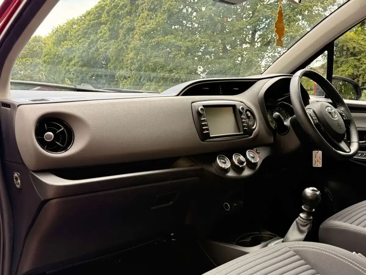 Used Toyota Yaris 111 HP (81 kW) 2019 Red Hatchback