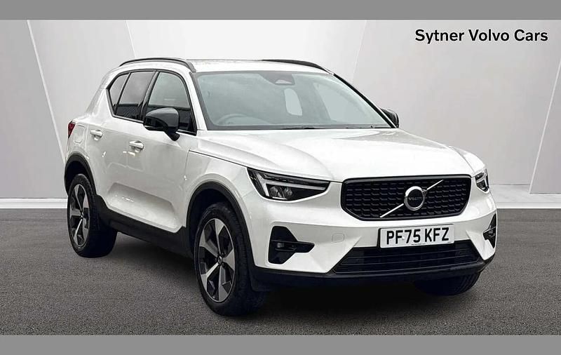 New Volvo XC40 Plus 161 HP (118 kW) 2025 White SUV