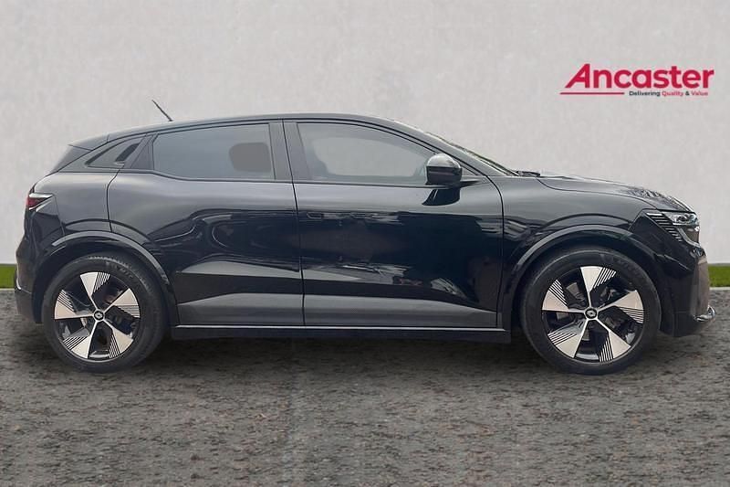 Used Renault Megane E-Tech Equilibre 160 kW (218 HP) 2022 Black Hatchback