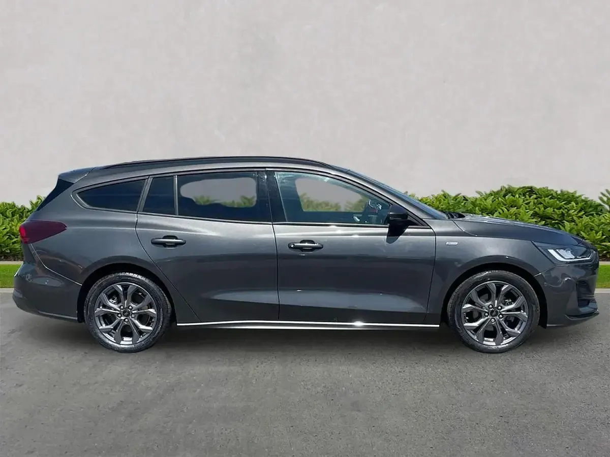 Used Ford Focus ST-Line 2023 Grey Estate
