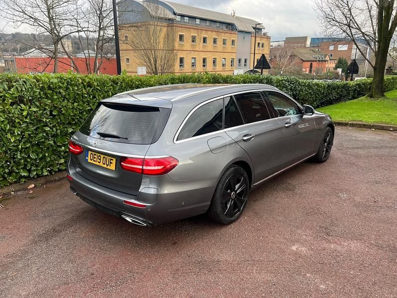 Usado Mercedes E300 SE 2019 Cinzento Carrinha