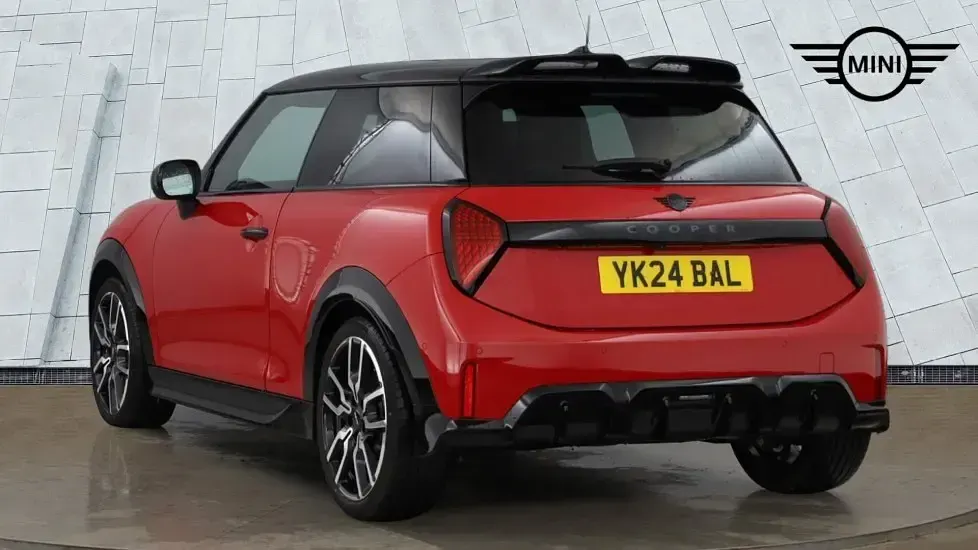 Used Mini Cooper Hatch 154 HP (113 kW) 2024 Red Hatchback