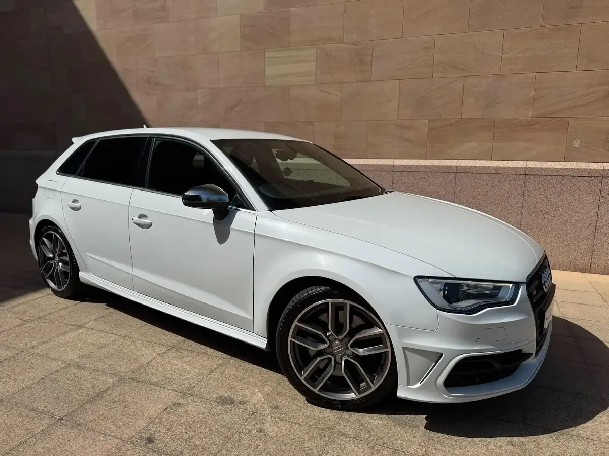 Used Audi S3 Sportback Performance 300 HP (220 kW) 2015 White Hatchback
