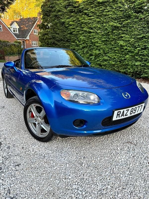 Begagnad Mazda MX5 126 HK (92 kW) 2006 Blå Cab