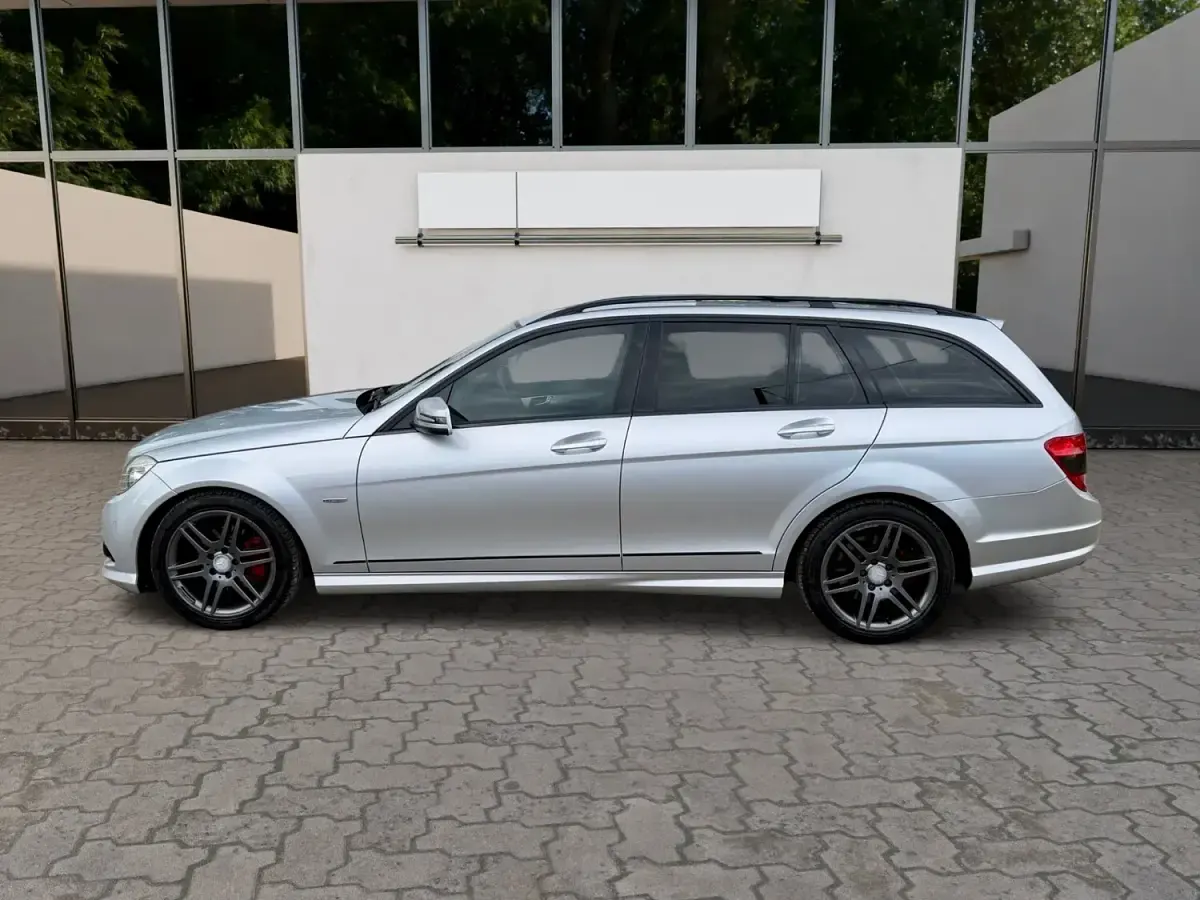 Used Mercedes C180 2011 Silver Estate