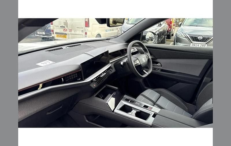 Used Vauxhall Grandland 156 kW (213 HP) 2025 White SUV