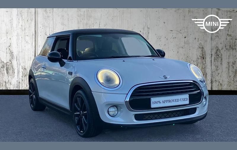 Used Mini Cooper Hatch 136 HP (100 kW) 2018 White silver Hatchback