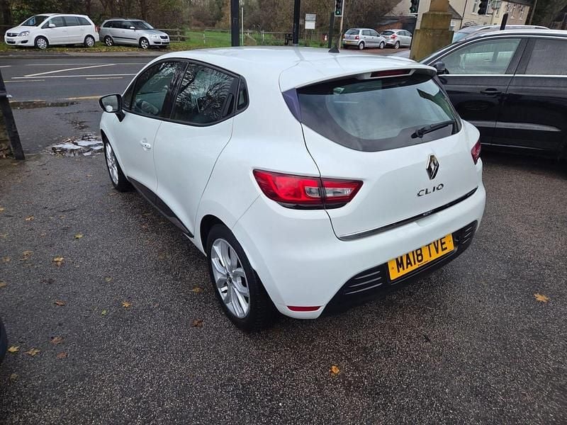 Used Renault Clio IV Dynamique 2018 White Hatchback