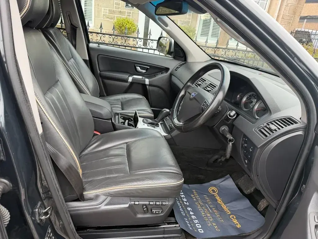 Used Volvo XC90 SE Lux 200 HP (147 kW) 2012 Grey SUV