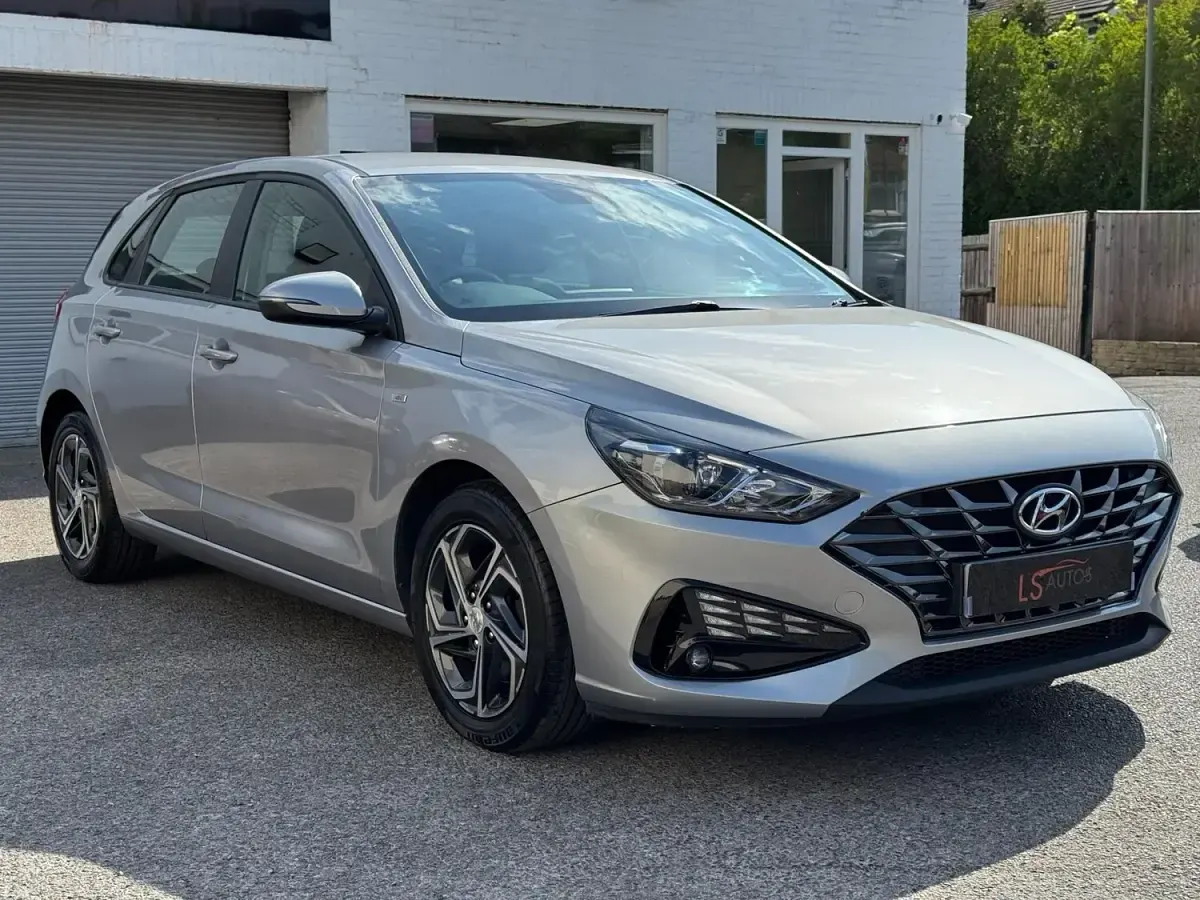 Used Hyundai i30 SE 120 HP (88 kW) 2022 Silver Hatchback