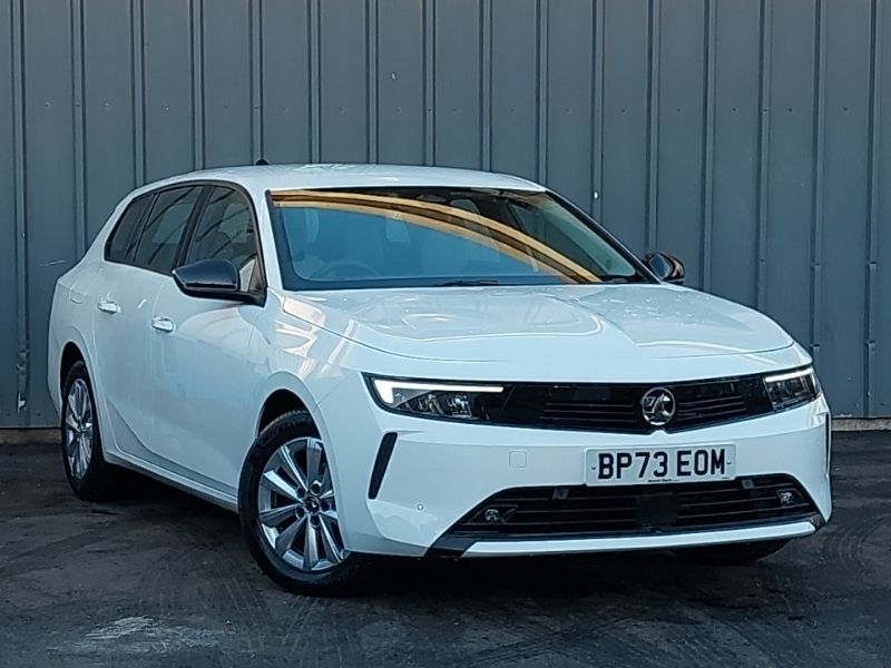 White Used 2023 Vauxhall Astra Design Edition Estate | £18,998 (Fair price) - Image 1/4