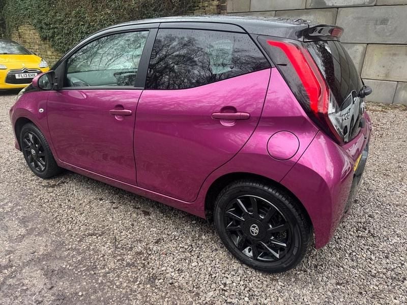 Used Toyota Aygo X-cite 69 HP (50 kW) 2018 Purple Hatchback