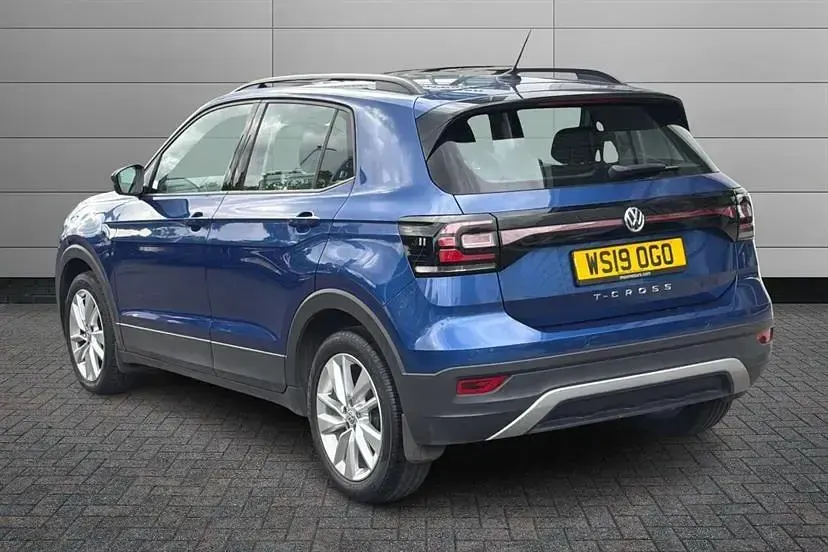 Used VW T-Cross SE 95 HP (69 kW) 2019 Reef blue SUV