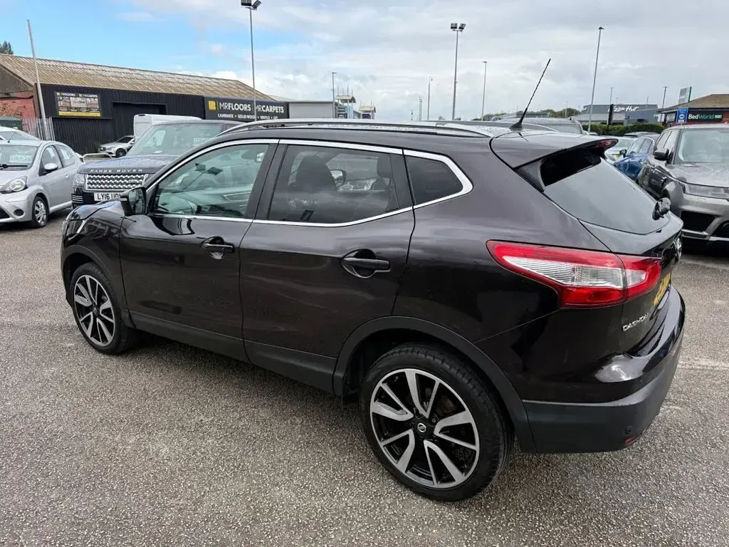 Used Nissan Qashqai S 110 HP (80 kW) 2014 Black SUV