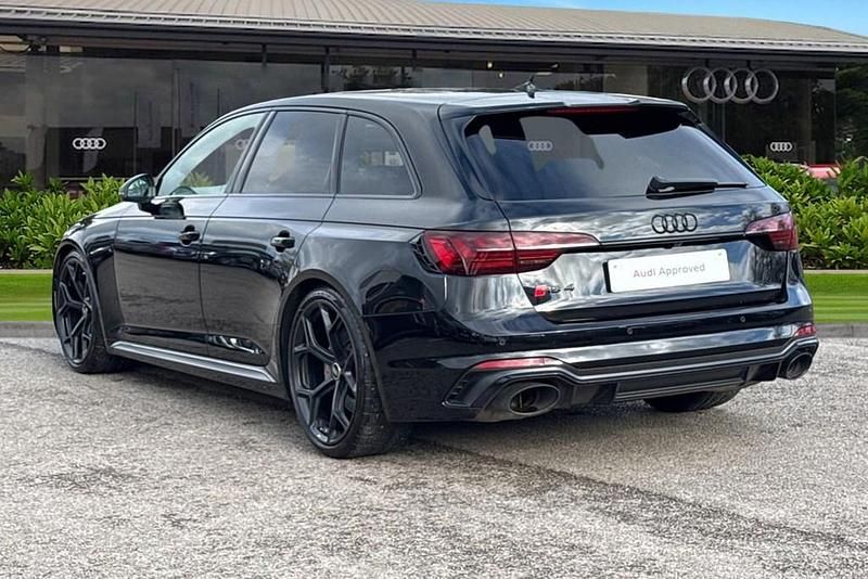 Used Audi RS4 Advanced 470 HP (345 kW) 2025 Black Estate