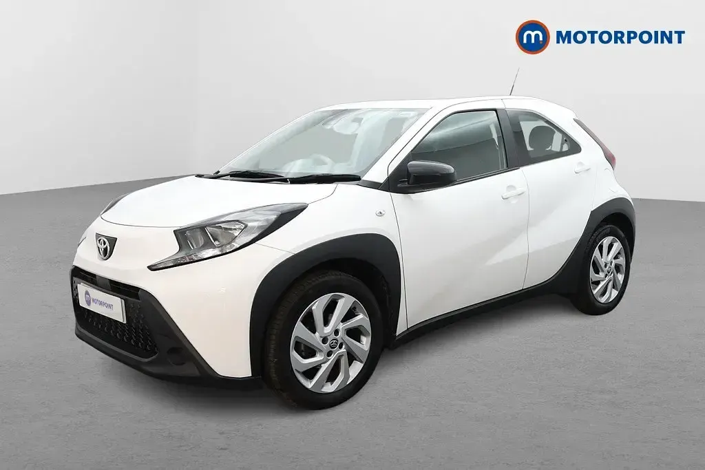 Usado Toyota Aygo X PURE 2023 Branco SUV