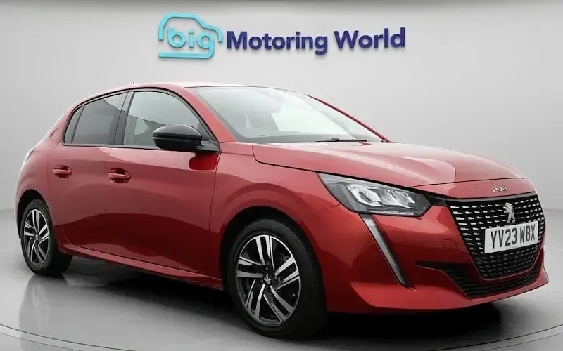 Used Peugeot 208 Allure+ 102 HP (75 kW) 2023 Hatchback
