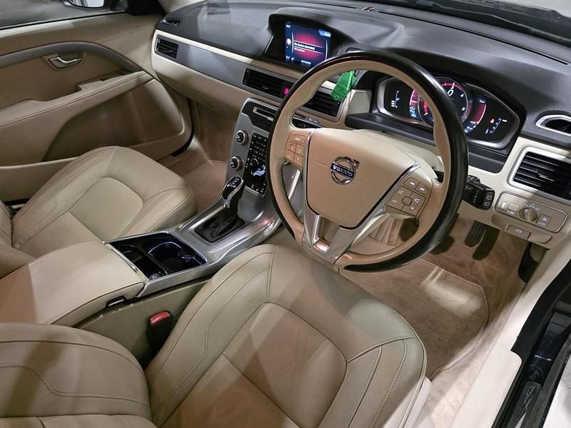 Used Volvo V70 SE Lux 181 HP (133 kW) 2015 Blue Estate