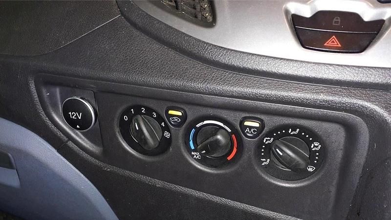 Used Ford Transit 130 HP (95 kW) 2018 White Van