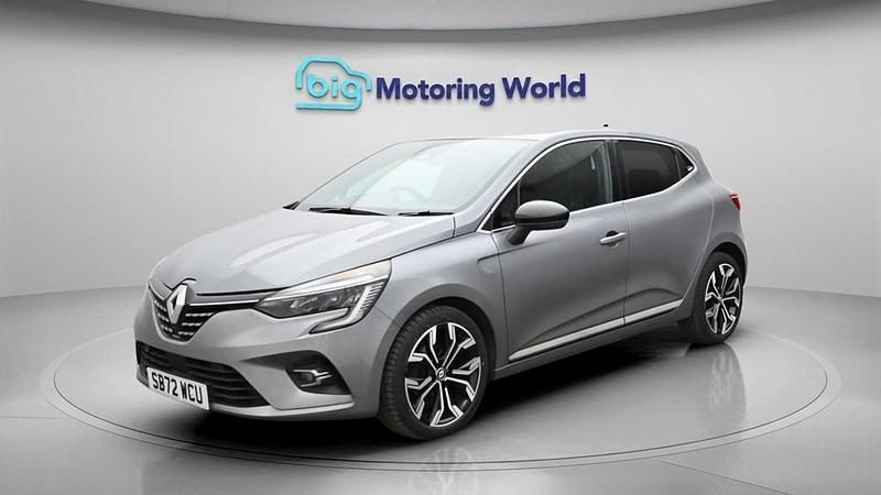 Used Renault Clio V Techno 90 HP (66 kW) 2023 Grey Hatchback