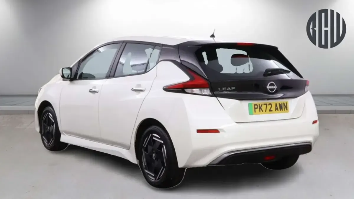 Used Nissan Leaf Acenta 110 kW (150 HP) 2022 White Hatchback