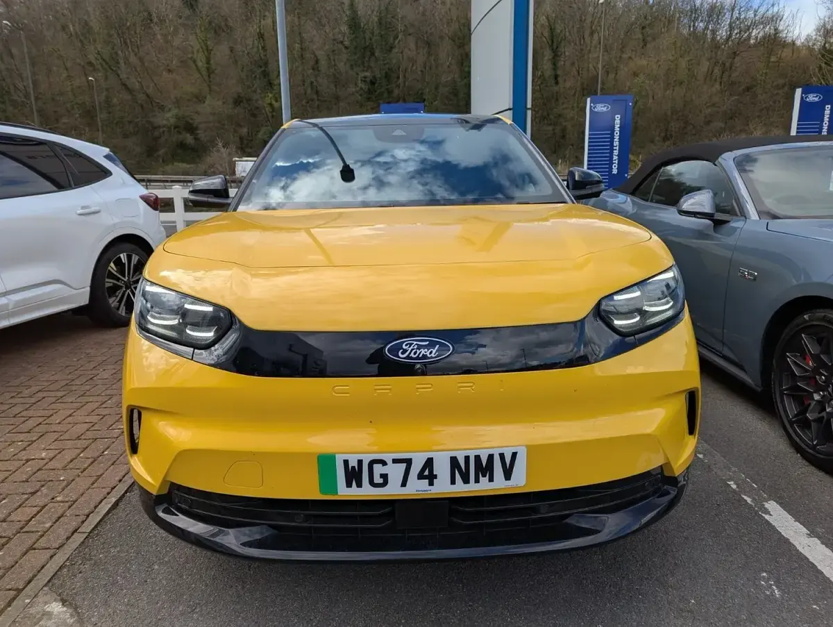 Used Ford Capri Premium 210 kW (286 HP) 2024 Yellow SUV