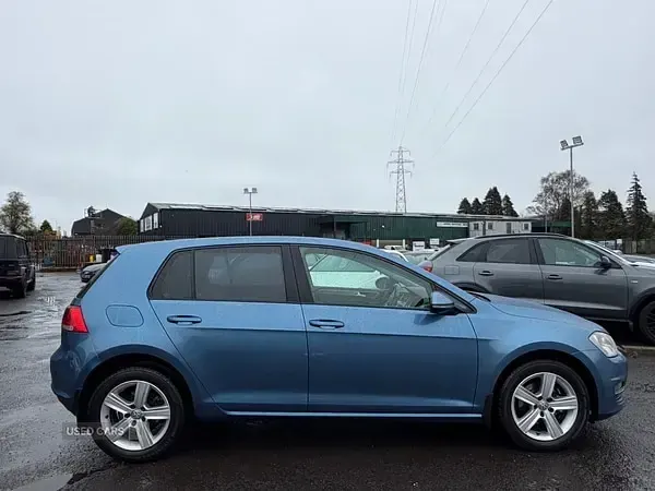 Used VW Golf VII Match 105 HP (77 kW) 2015 Blue Hatchback