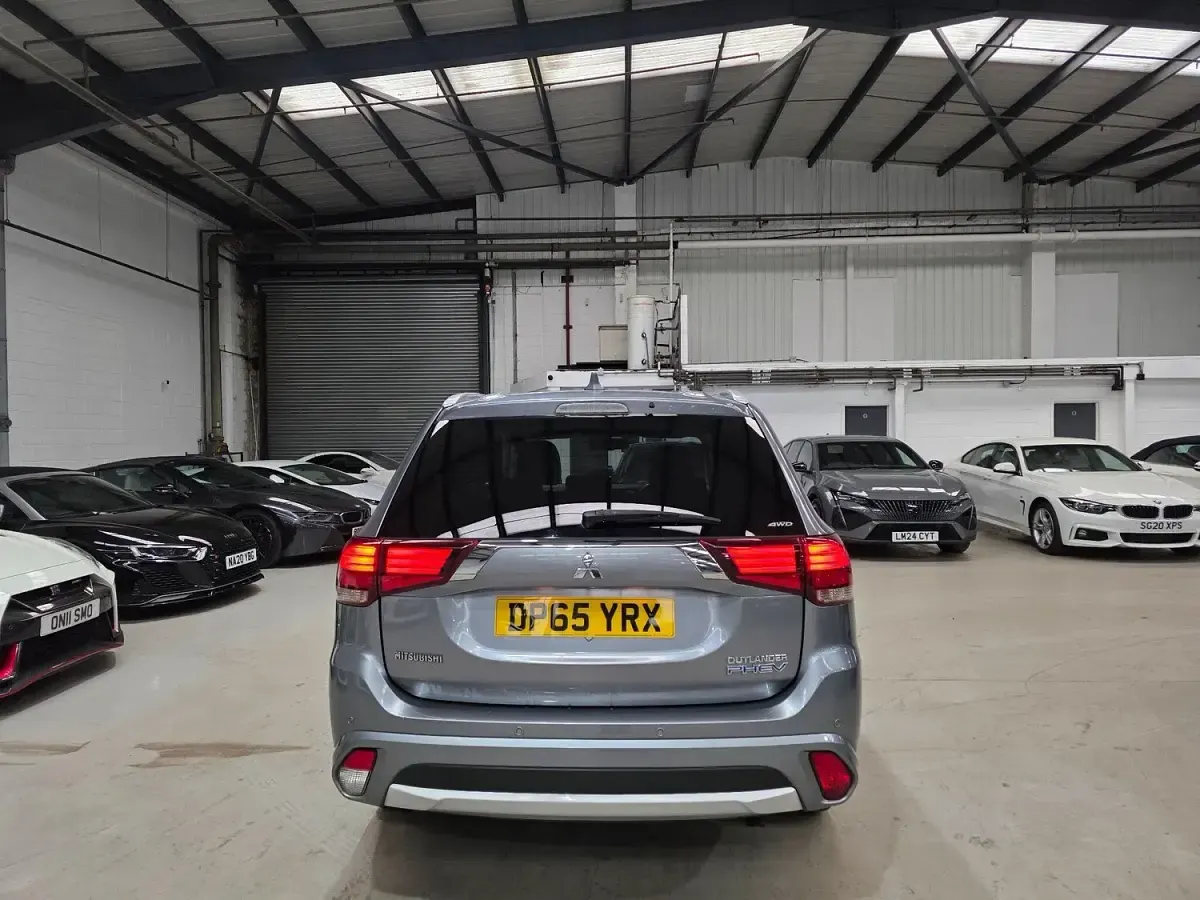 Used Mitsubishi Outlander P-HEV 2015 Grey SUV