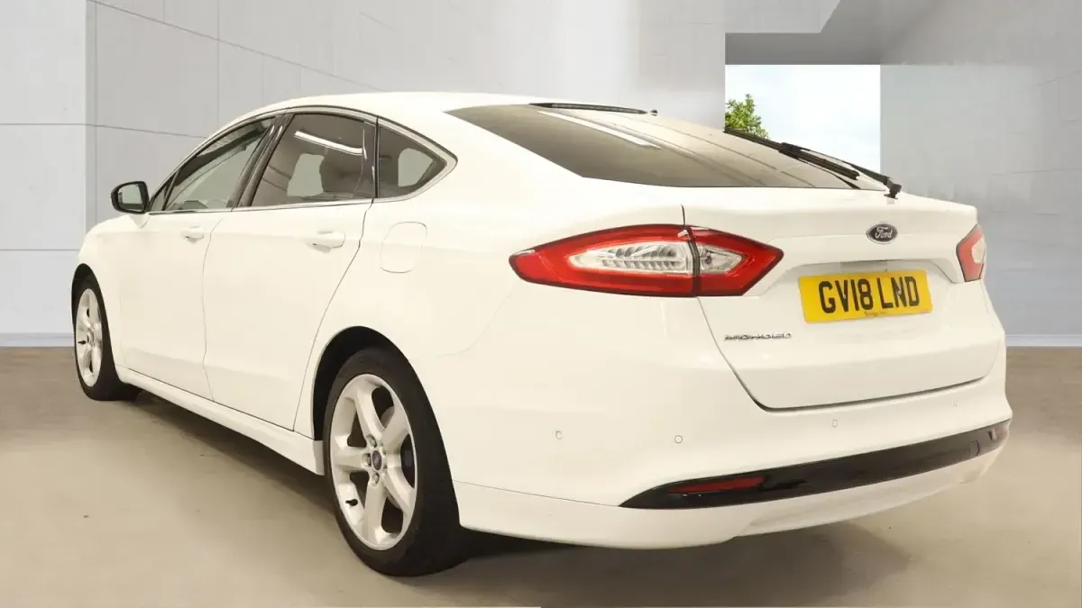 Używany Ford Mondeo Titanium 150 KM (110 kW) 2018 Biały Hatchback