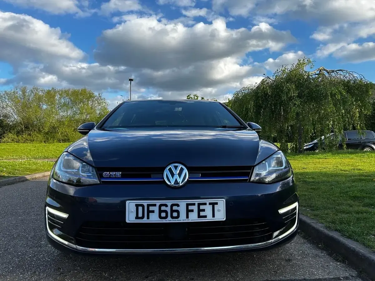 Used VW Golf VII GTE 204 HP (150 kW) 2016 Blue Hatchback