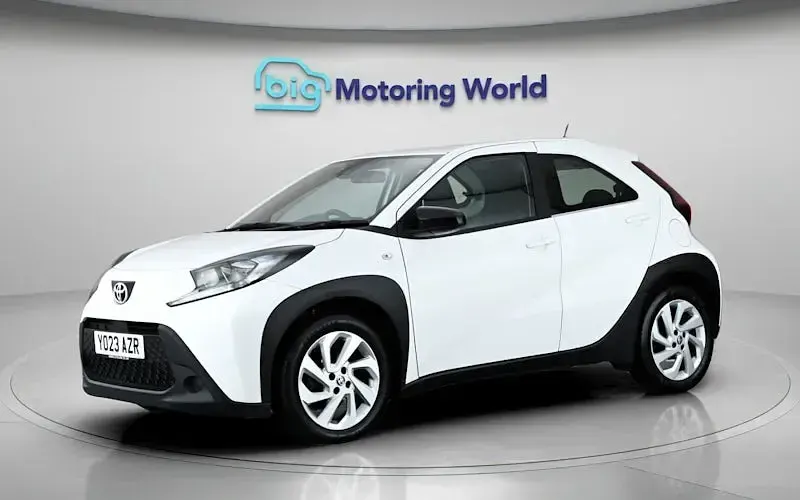 Used Toyota Aygo X PURE 72 HP (52 kW) 2025 SUV