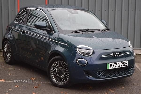 Green Used 2022 Fiat 500e Icon Hatchback | £11,995 (A bit pricey) - Image 1/4