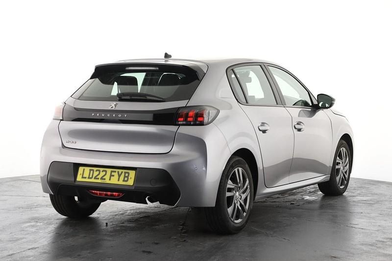 Używany Peugeot 208 Active Premium 75 KM (55 kW) 2022 Szary Hatchback