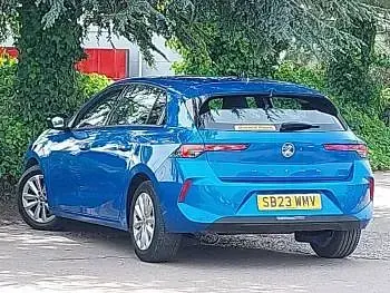 Used Vauxhall Astra Design Edition 110 HP (80 kW) 2023 Blue Hatchback