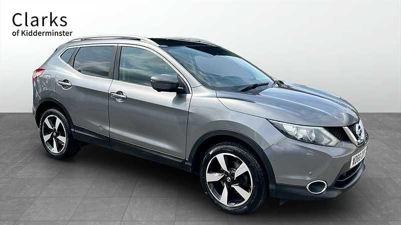 Grey Used 2017 Nissan Qashqai N-Connecta SUV | £8,995 (Fair price) - Image 1/4