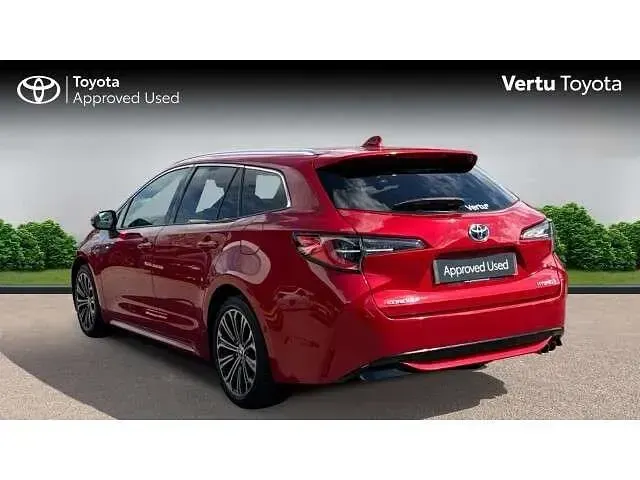 Używany Toyota Corolla 184 KM (135 kW) 2020 Czerwony Kombi