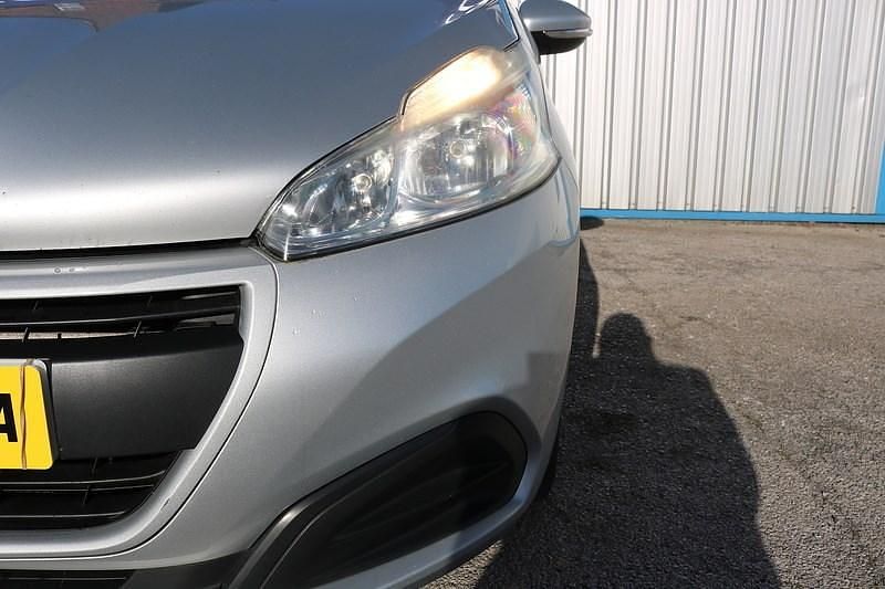 Used Peugeot 208 Access 2015 Silver Hatchback