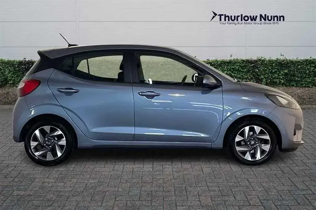 Used Hyundai i10 Advanced 67 HP (49 kW) 2024 Meta blue Hatchback