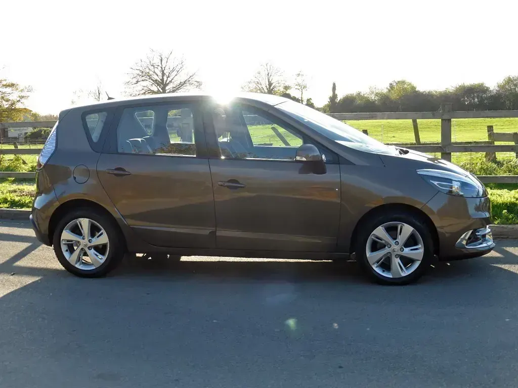 Used Renault Scenic E-Tech Dynamique 2014 Autumn bronze metallic MPV