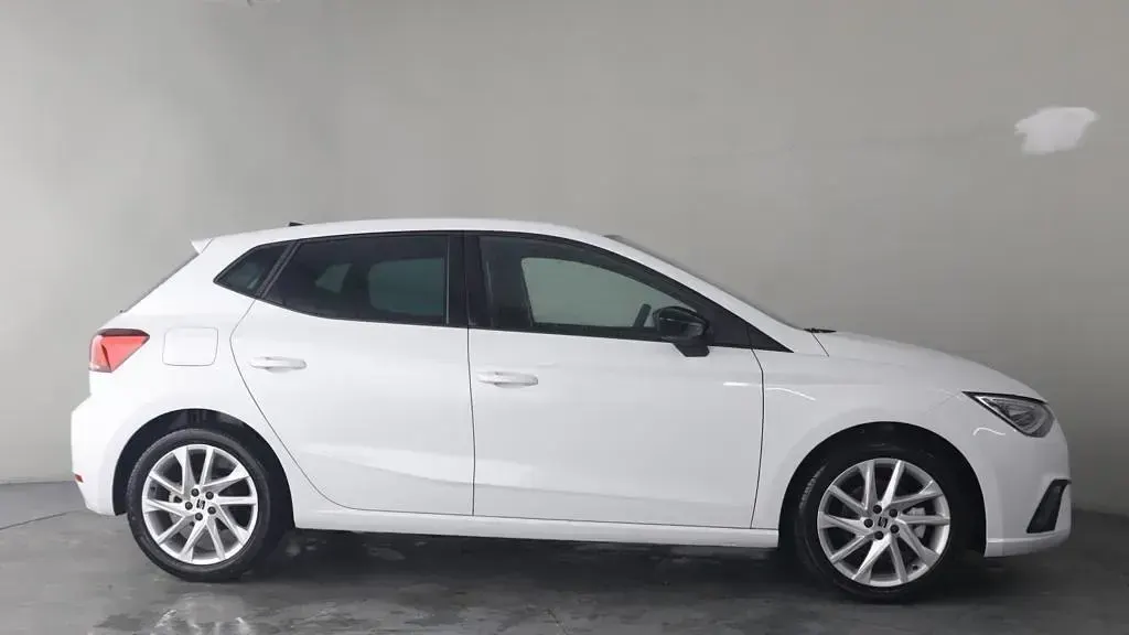 New Seat Ibiza FR 115 HP (84 kW) 2025 White Hatchback