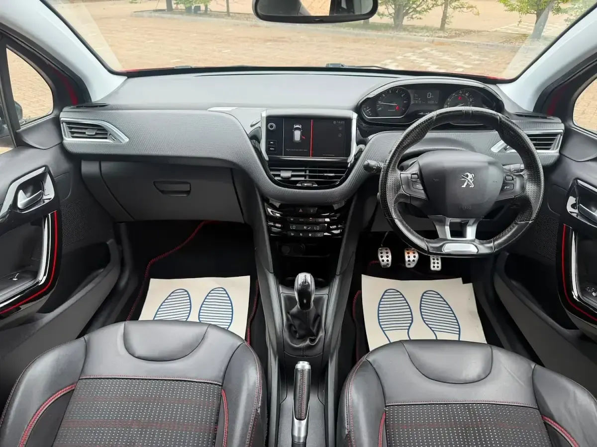 Used Peugeot 208 GT-line 110 HP (80 kW) 2017 Red Hatchback